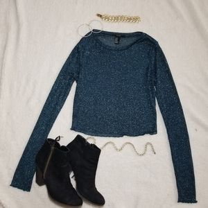 Long-sleeved Crop top